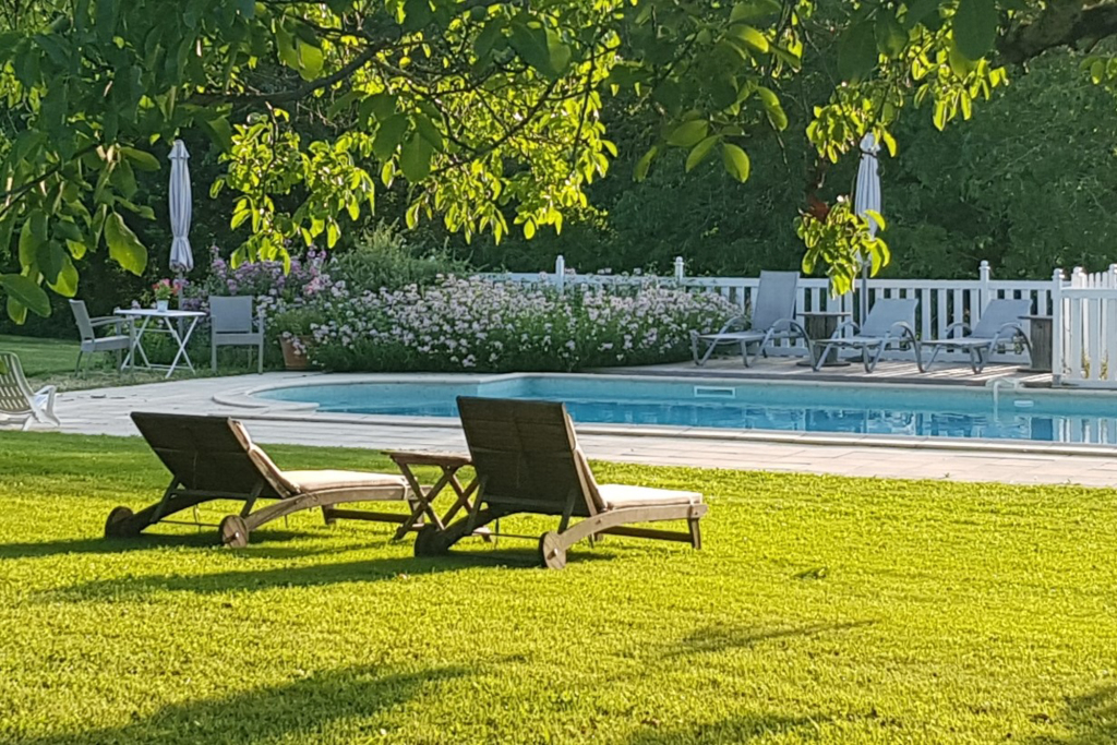 Piscine de notre maison d'hôtes Le Clos Lascazes en Dordogne